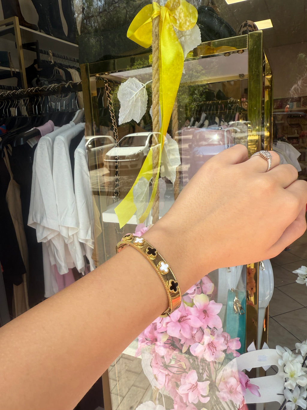 BRACCIALE RIGIDO FIORI 🤍🖤