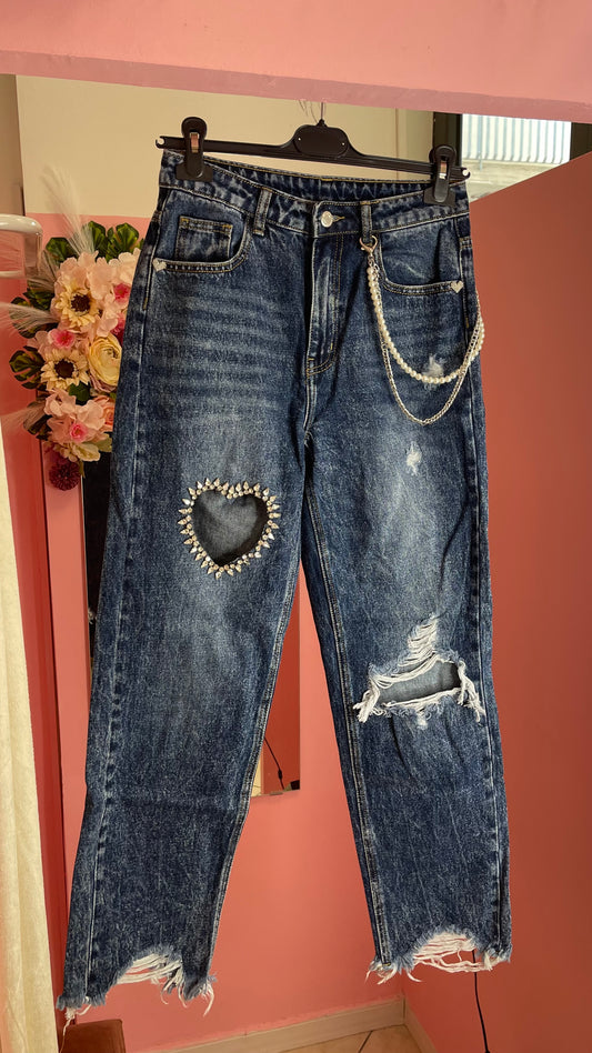 JEANS CON DETTAGLIO CUORE STRASS