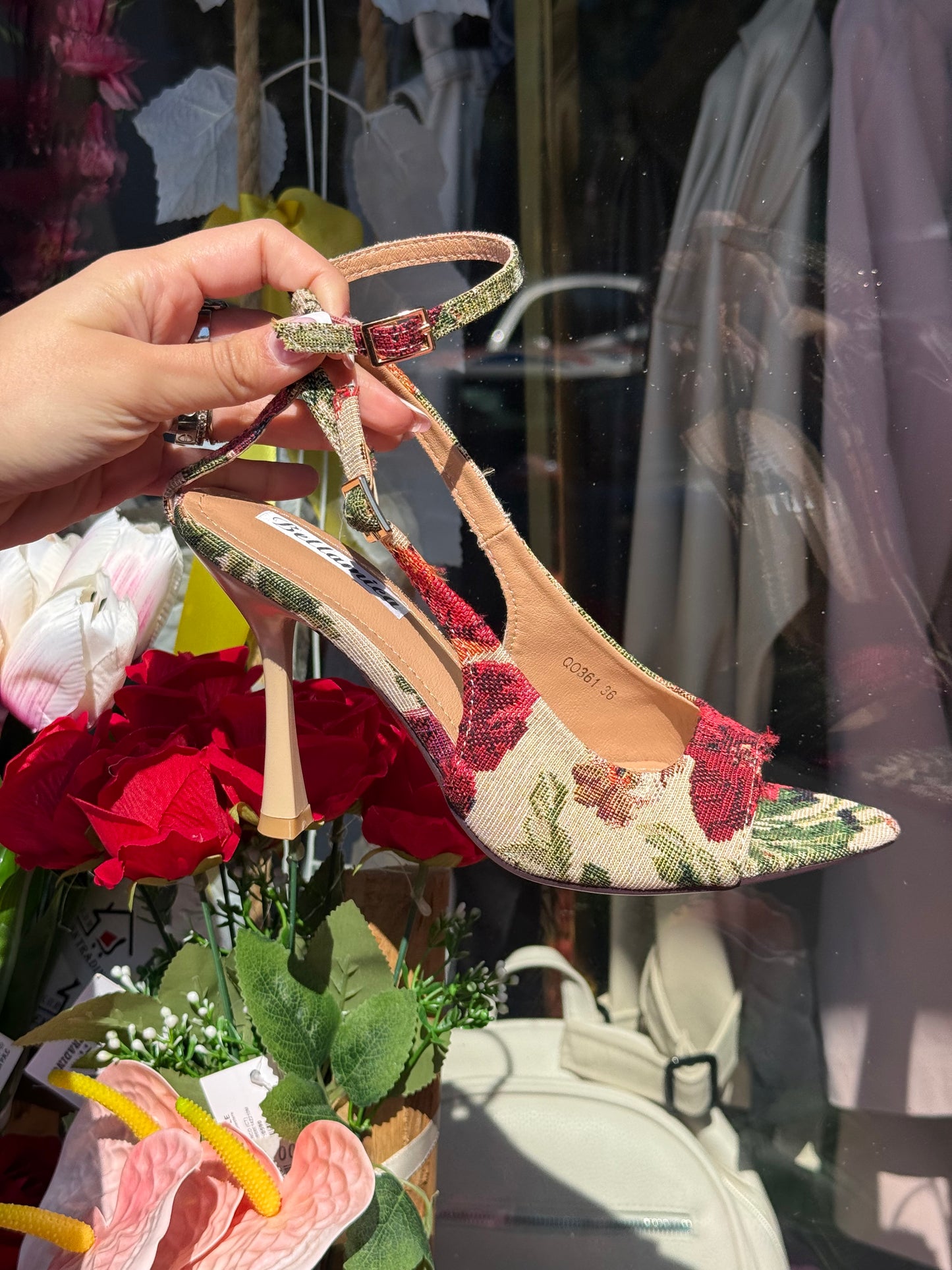 TACCO BEIGE FIORI 🌹