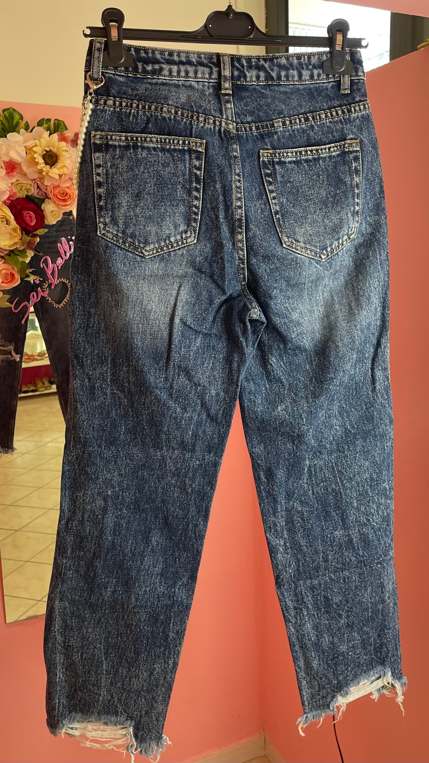 JEANS CON DETTAGLIO CUORE STRASS